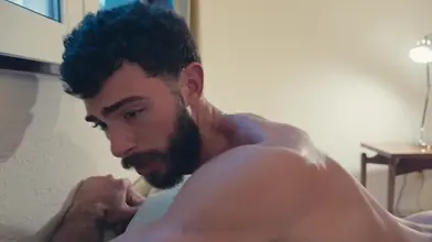 Sir Armas baise un bottom arabe musclé (@mojothic)