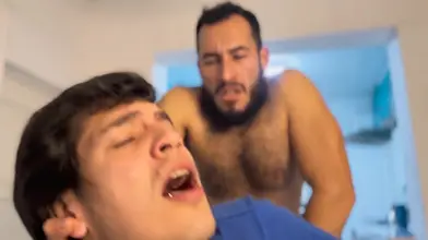 Mon pote m’aide à “prendre ma protéine”… pas celle du blender