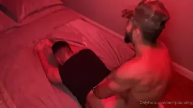 Amir Pounding baise BoyButtXXL