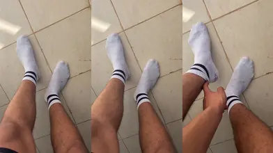 Qui Veut Nettoyer Mes Pieds Suants avec Chaussettes - Arab Alpha