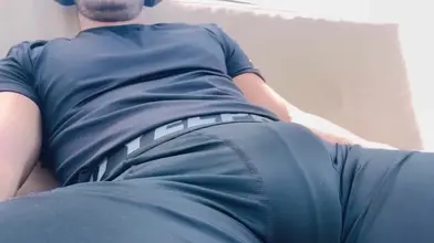 Qui veut ce que j'ai entre les jambes ?