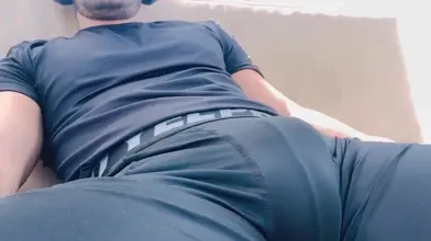 Qui veut ce que j'ai entre les jambes ?