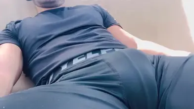 Qui veut ce que j'ai entre les jambes ?