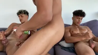 Branler à Trois avec Deux Potes