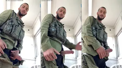 Soldat israélien montre sa bite