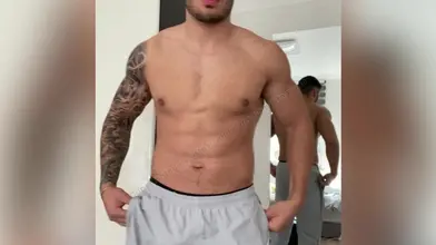 En train de changer mon slip