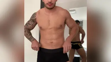 En train de changer mon slip