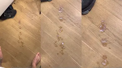 Mon sperme sur le sol