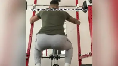 Squat et domination verbale