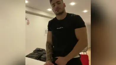 Je Viens d'Arriver à la Maison, Besoin de Lâcher ma Bite