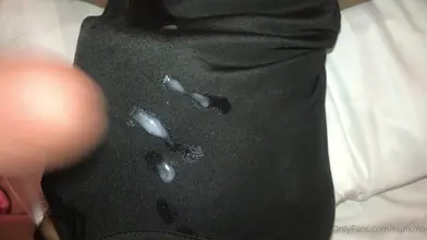 Beau Gosse Marocain Grosse Bosse Tease À Travers Short Noir Gros Plan