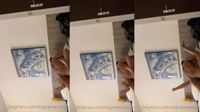 Marocain torse nu se filme dans le miroir teaser musculaire rapide