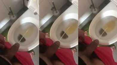 Marocain sort sa grosse bite et pisse en POV gros plan