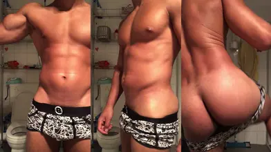 Marocain flexe ses abdos en boxer puis les baisse montrant son gros cul