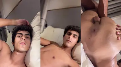 Torse nu au lit – Selfie POV