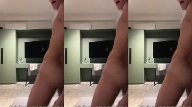 Nu dans ma chambre d'hôtel – Show intégral