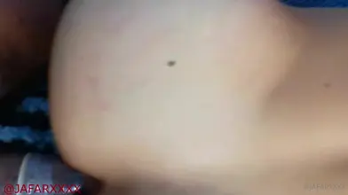 Arabe koweïtien @JafarXXX fait prendre sa grosse bite bareback à Tyler - Partie 1