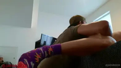 Arabe koweïtien @JafarXXX fait prendre sa grosse bite bareback à Tyler - Partie 1