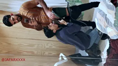 UgoMasonXXX Suce le Dom Arabe JafarXXX Comme Paiement Après Nettoyage des Toilettes - POV Humiliation