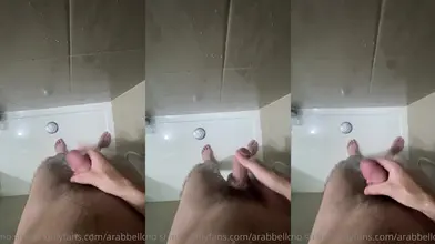 Je me branle dans la baignoire — POV