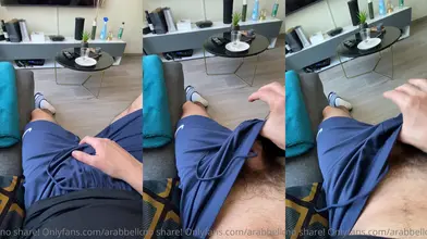 POV regard vers le bas — je remonte mon short pour montrer ma bite arabe