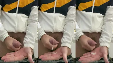 Éjaculation dans ma main — remplir ma paume avec ma veste de survêtement