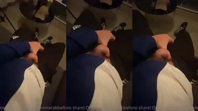 Je me branle dans la cabine d'essayage avec ma tenue Adidas