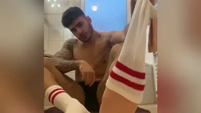 Un flash rapide de ma bite pour toi dans la salle de bain