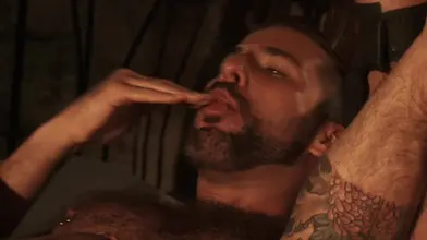 Push It Out : Edji Da Silva baise Jonathan Agassi à cru