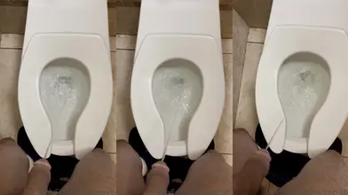 Je Sors Ma Bite a Lurinoir et Je Me Filme En Train de Pisser
