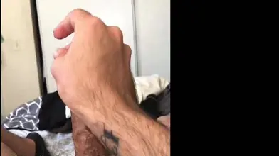 Je Saisis Ma Grosse Queue Arabe et Me Branle Fort pour Toi