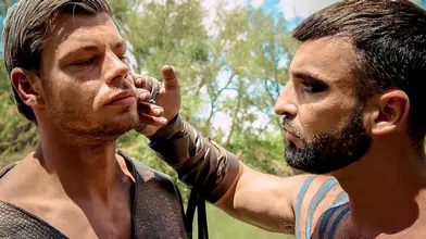 Gay of Thrones Partie 1 : l'étalon arabe Abraham Al Malek baise Toby Dutch en pleine nature