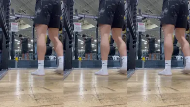 Je montre mes jambes perses musclées à la salle de sport