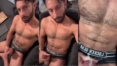 Je sors ma bite de rebeu de mon boxer noir et je me branle