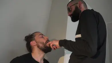 Routine matinale : Kad le Rebeu décharge, Petit Seb rayonne !