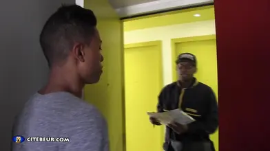 Gros paquet pour ton cul dilaté