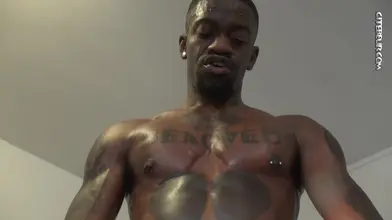 Bogoss, déguste ma grosse bite noire