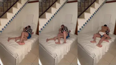 Cinquante Secondes sur un Matelas au Pied de l'Escalier
