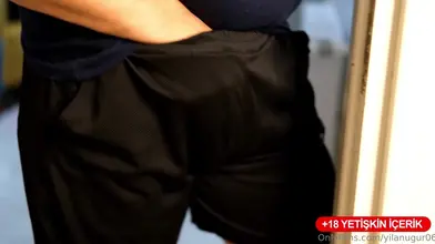 Une Minute de Montée Avant Même Qu'Il Se Retourne