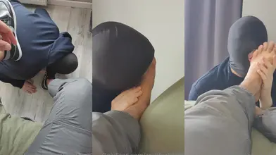 Un Esclave Encagoulé Déchausse Son Maître Arabe et Vénère Ses Pieds Nus
