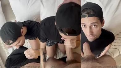 Un hunk égyptien se fait sucer dix minutes par un mec à la casquette à l'envers