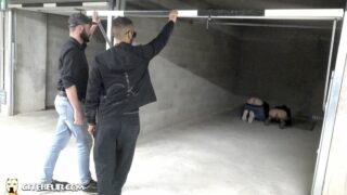 Garage à bite : 2 batards offerts à des machos rebeus dans un garage